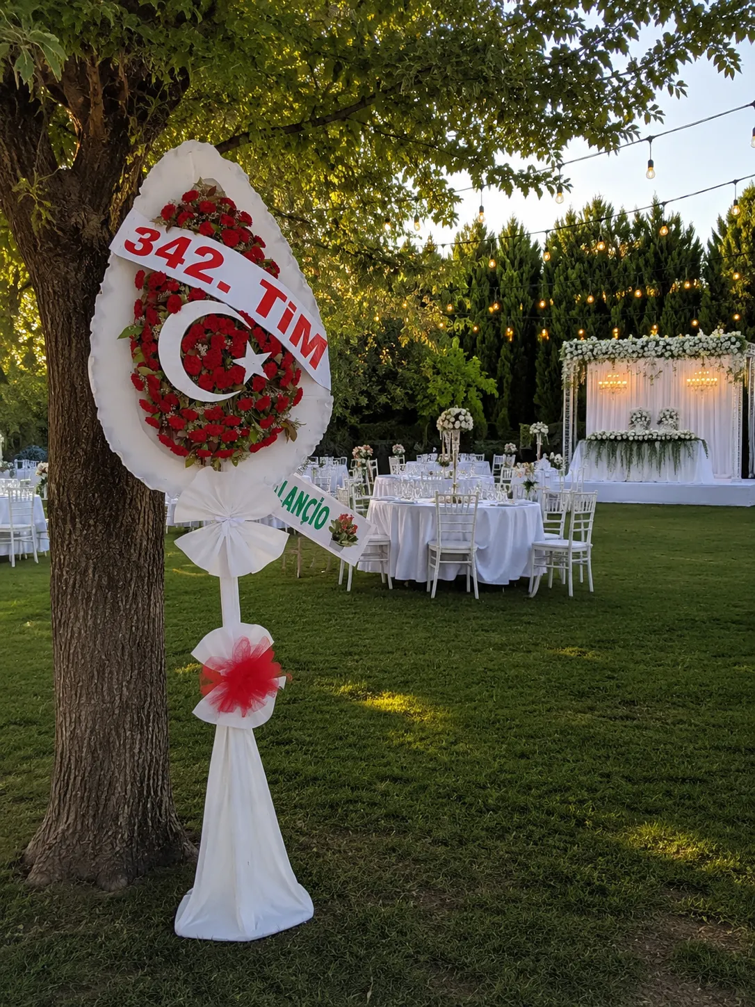 Ay Yıldızlı Çelenk